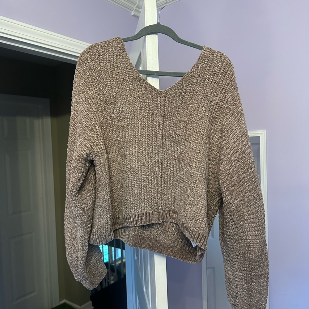 Pink Rose V-Neck Sweater in Taupe